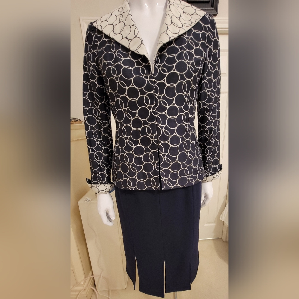 Doncaster Signature Navy/White Women's Skirt Suit, Size 8